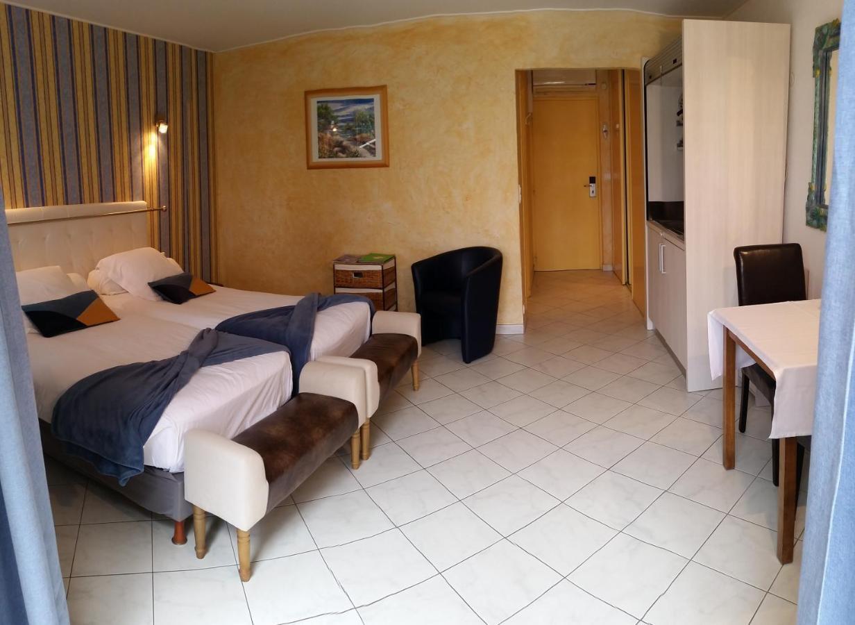 Chambre D'Hotes La Potiniere Saint-Raphaël Exteriör bild